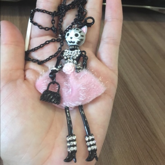 Cat Necklace - Picture 4 of 5